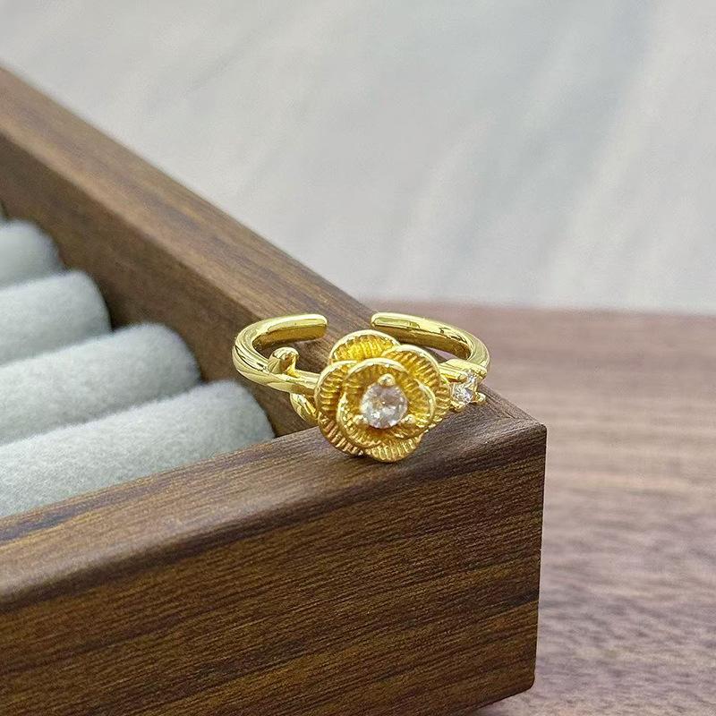 Medieval Vintage French Light Luxury Three-Dimensional Flower Opening Ring Retro Spiral Lotus High-End Ring