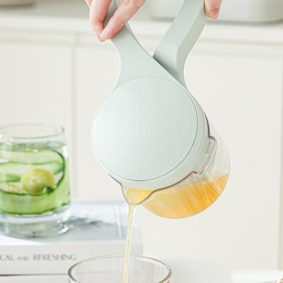 Pomůcky na ovoce a zeleninu – Ruční odšťavňovače