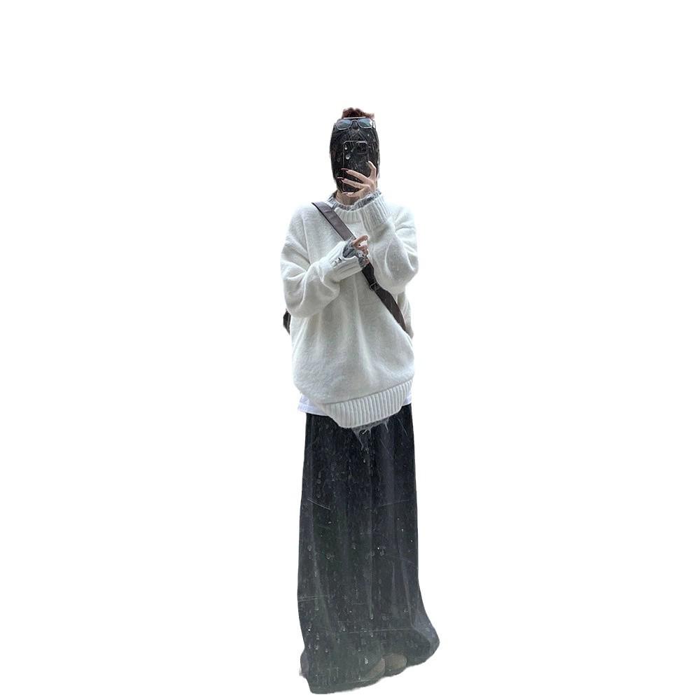 Dámský zimní distressed oversized pulovr dva v jednom s kulatým výstřihem a dlouhým rukávem