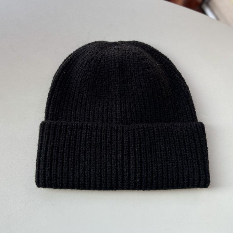 Light board autumn and winter wool hat Korean version warm ear protection cold hat simple pullover hat solid color versatile face small knitted hat