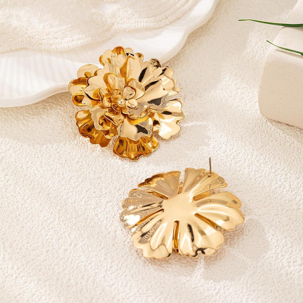 Exaggerated High-End Retro Flower Women's Stud Earrings