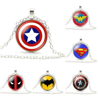 Grenzüberschreitende Marvel-Serie Silberanhänger-Halskette mit Captain America, Superman, Batman, Abzeichen und Zeitstein
