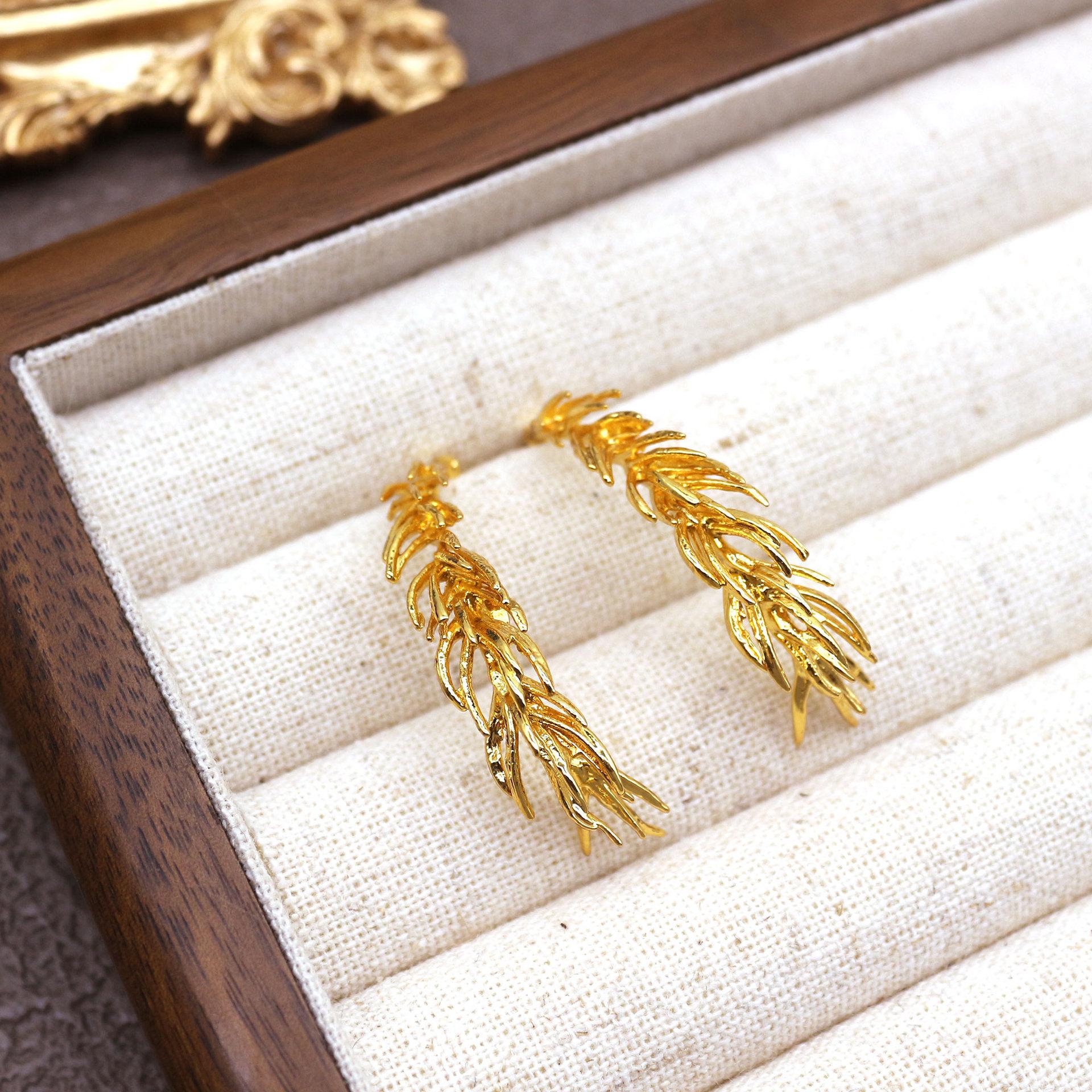 Versatile Wheat Ear Studs: High-End, Luxurious Earrings with Unique Design for Women