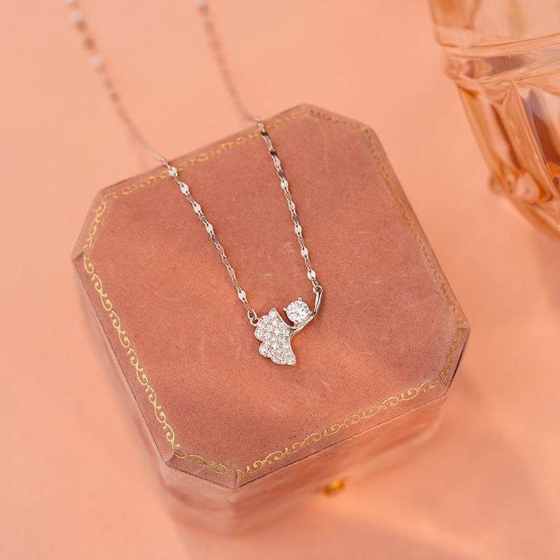 Colier Frunză de Caise, Nișă, Stil Luxos Lejer, Fată la Modă pentru Navetă, Lanț Claviculă Literar și Artistic Japonez și Coreean