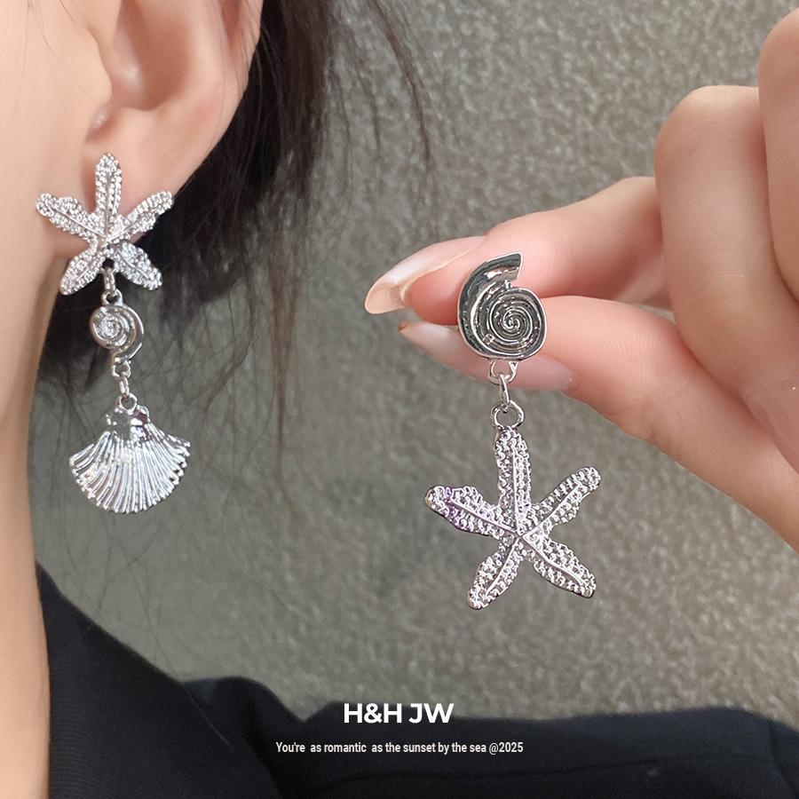 Silver Needle Texture Starfish Asymmetric Earrings European and American Niche Personalized Design Earrings Light Luxury High-end Earrings