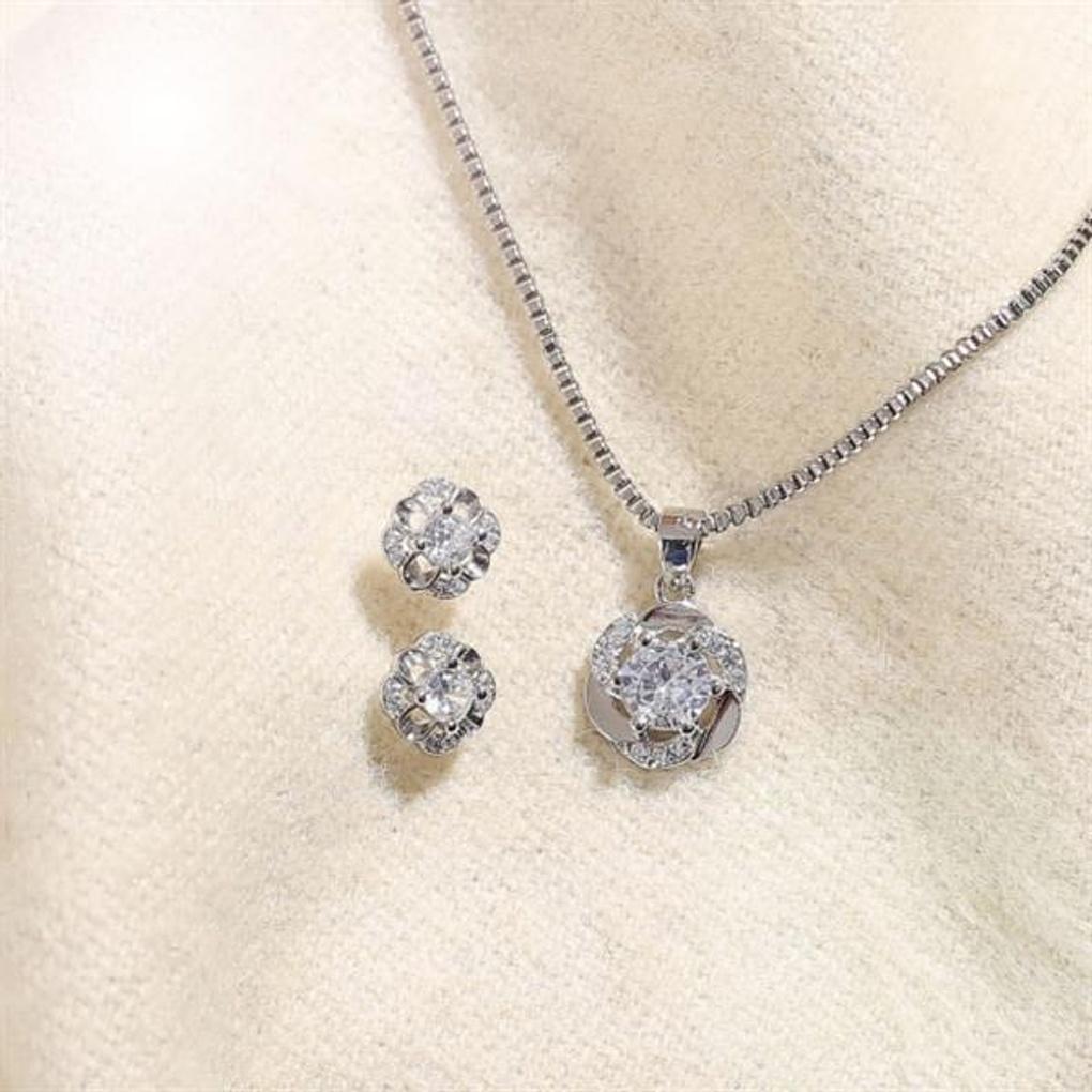 Shine Flower Necklace and Earrings Set Accessories