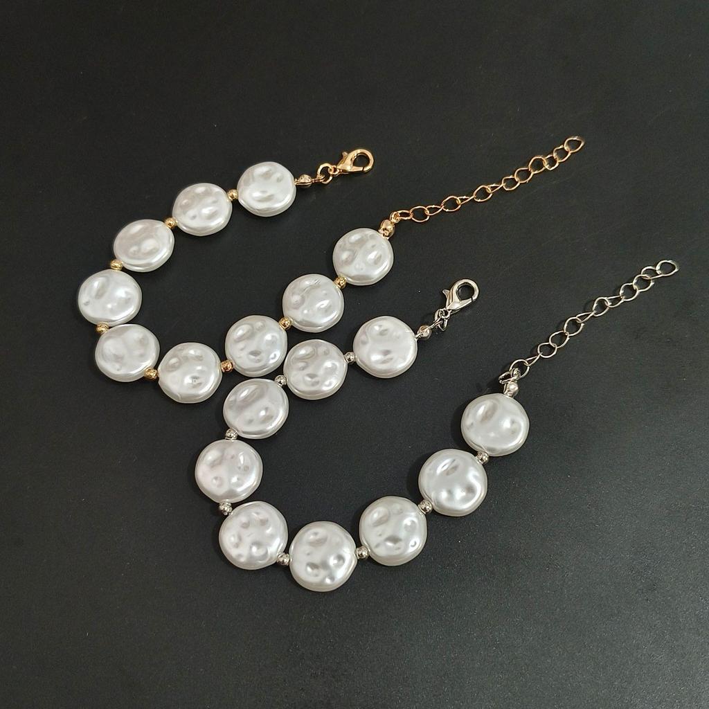 European-American Baroque Retro Clavicle Necklace: Irregular Flat Round Bead Design for Women