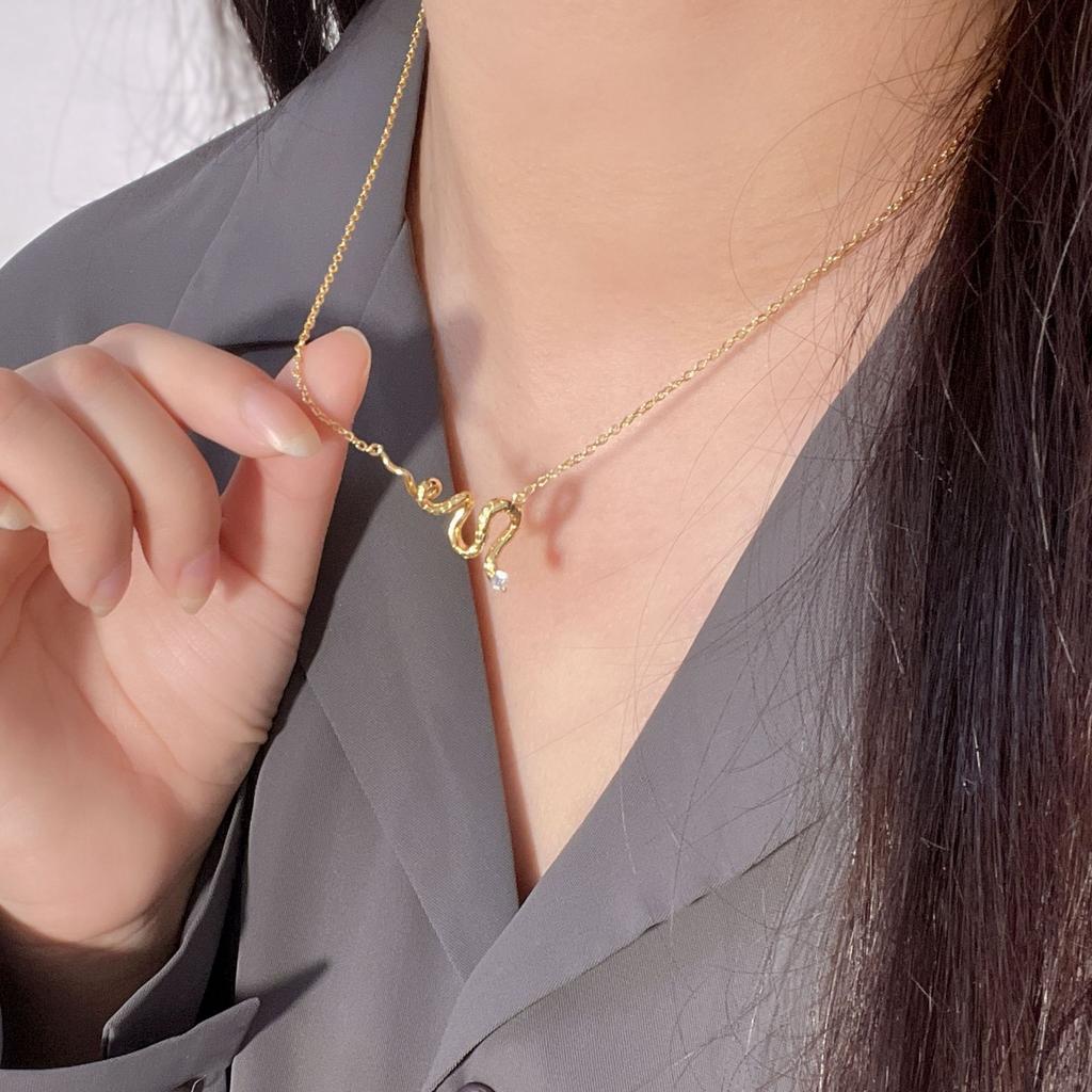 Natal Snake Necklace Female High Sense Zodiac Snake Necklace Light Luxury Fashion Clavicle Chain Live Supply