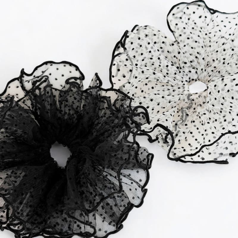 BESTY Camellia Dot Scrunchie