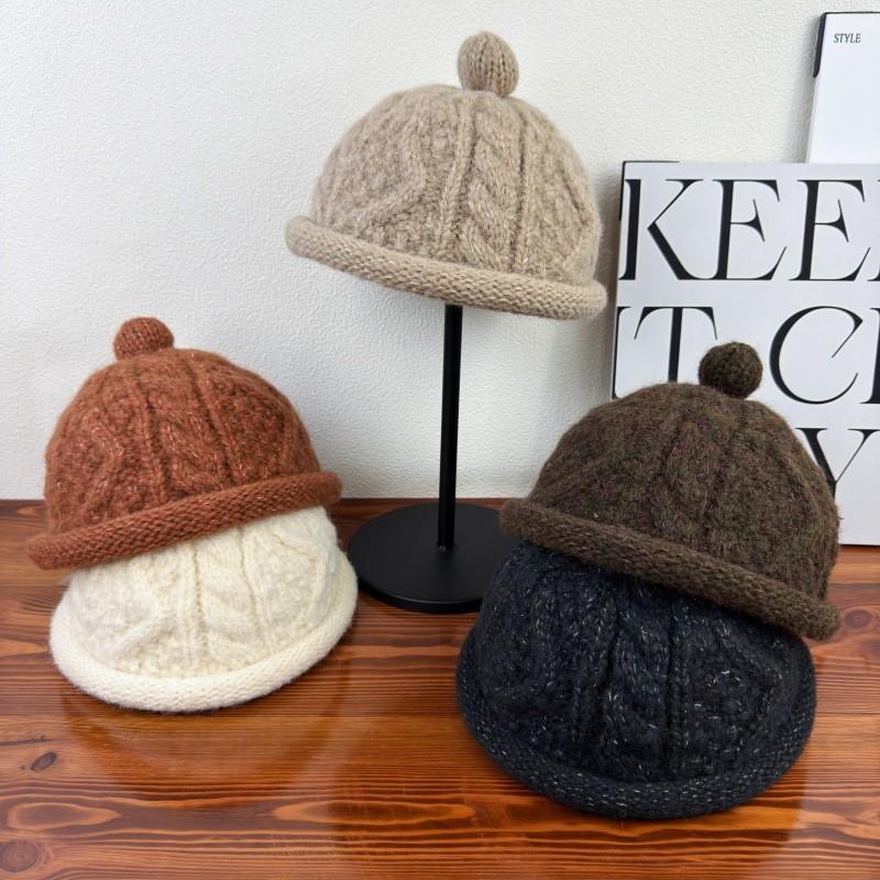 Traditional Knit Cap For Men And Women Warm Winter Beanie With Pom Poms For Casual Wear