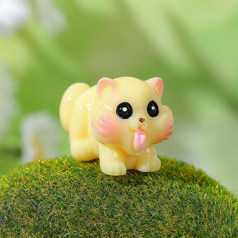 Cartoon Squirrel Resin Ornament: Cute Mini Animal Decoration for DIY Micro-Landscapes
