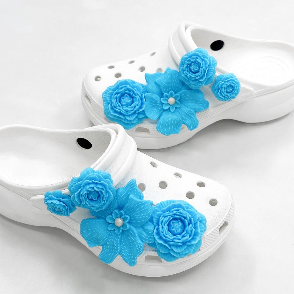 

8Pcs Fashion 3D Flower Beach Shoe Charms Detachable Clip Buckle Shoe Decorations DIY Perforated Shoes Accessories Beach Shoes синий