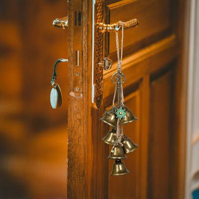Hexenglocke zum Schutz Türknauf Hexen Windspiel Wicca Dekor Türhänger Retro Glocke mit Sonnenanhänger Einweihungsgeschenk für Wicca