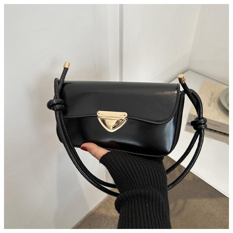Retro solid color simple and fashionable 2025 autumn and winter lock new shoulder crossbody armpit small square bag