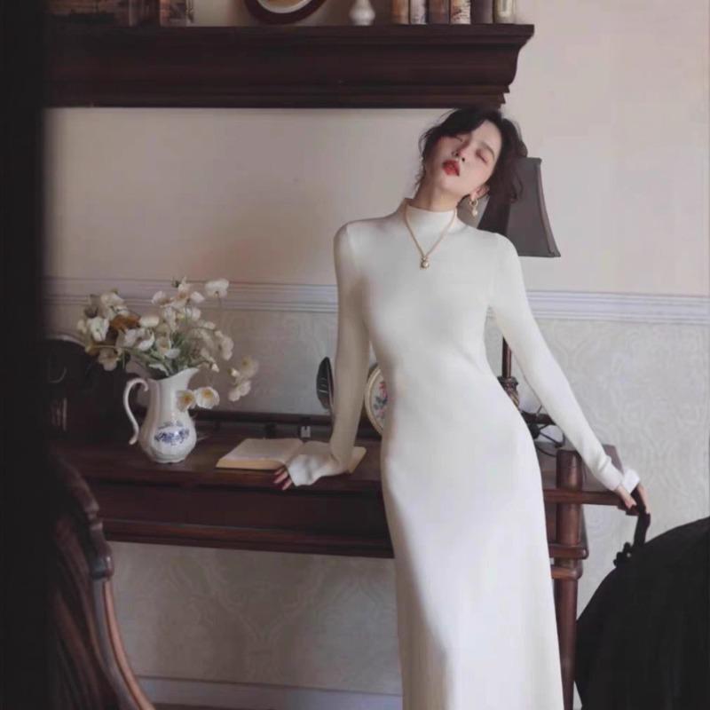 [] New light luxury niche slim-fitting sexy backless high-end battle robe dress