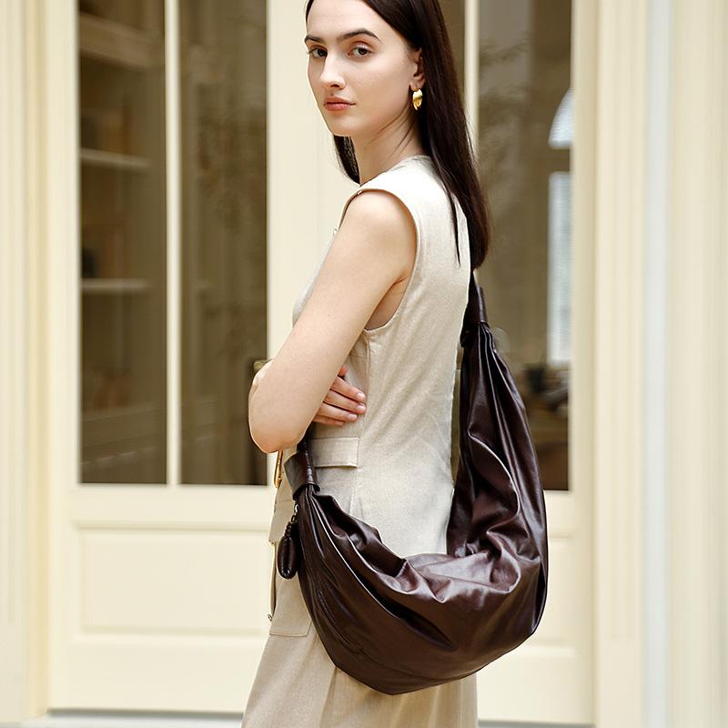 Croissant Genuine Leather Versatile Laid-back Casual and Lightweight Single-shoulder Crossbody Bag