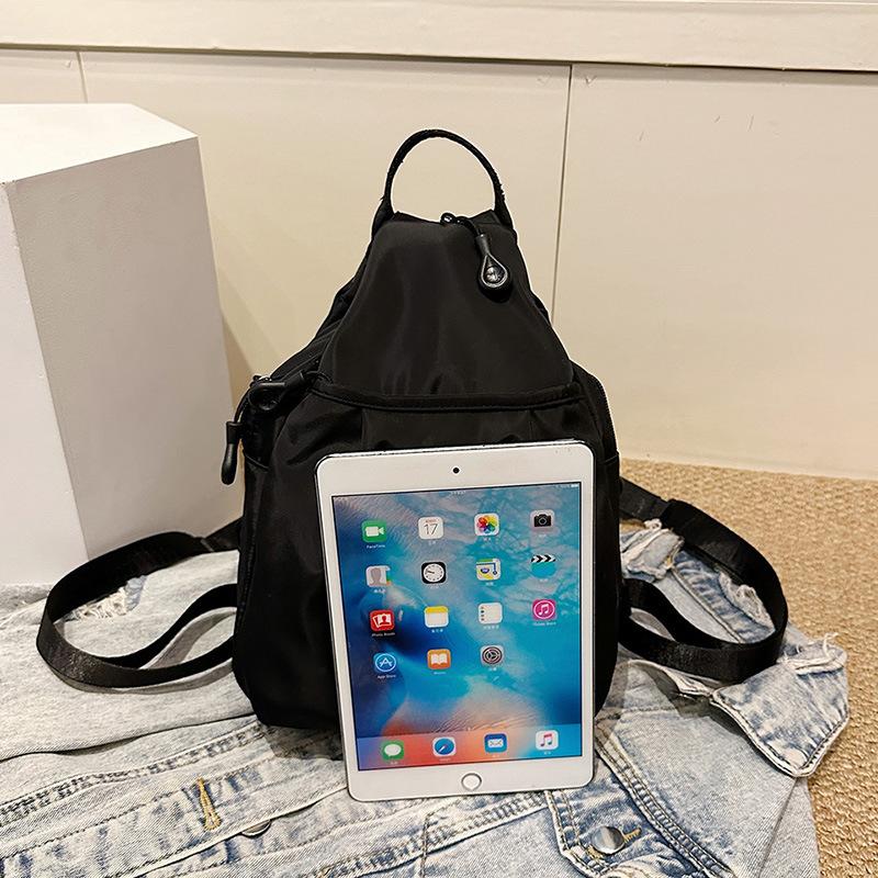 Fashion, Lightweight and Large-capacity Messenger Bag 2025 New Simple and Versatile Nylon Backpack Women's Leisure Bag