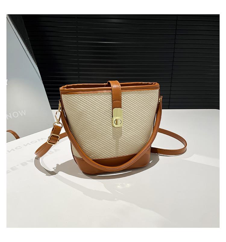 This Year, the Popular Contrasting Color Small Bag Women's 2025 New Spring and Summer Fashion Versatile Messenger Bag Super Fire Portable Bucket Bag
