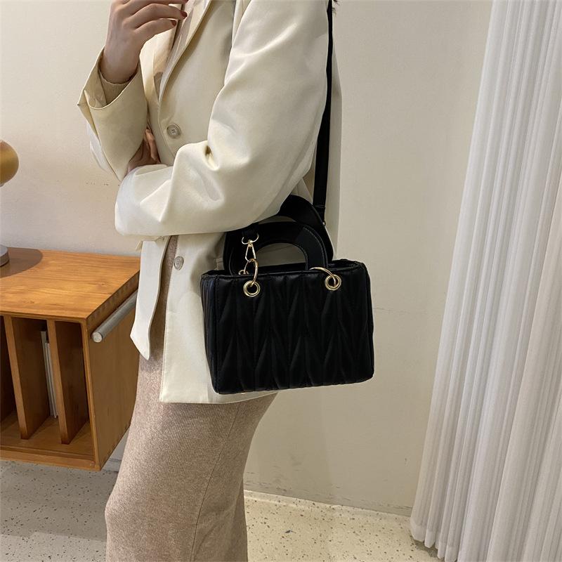 Embroidered thread bag texture handbag 2025 diamond portable messenger bag personalized design small square bag