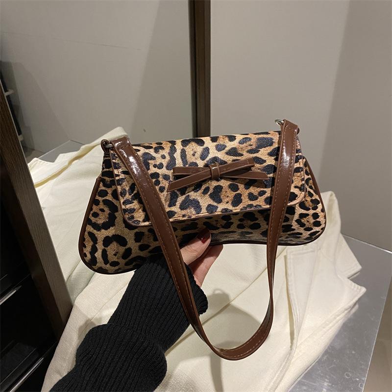 Large Capacity Solid Color Bow Casual Foreign Style New Personalized Retro Fashion Leopard Print Commuter Shoulder Messenger Women's Bag