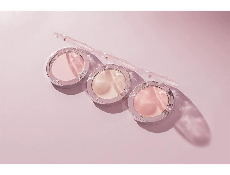 Born Pink EstherBunny Rozjasňovač - Flortte Krém na rozjasnenie tváre