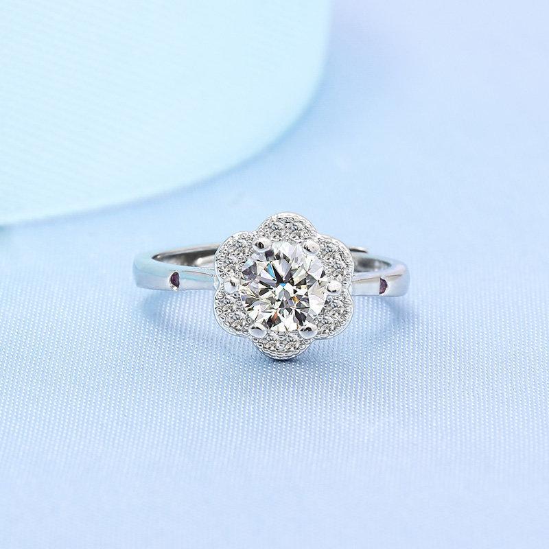 Micro Paved Six Prong Moissanite Style Simulated S925 Silver Engagement Ring Trending Proposal Diamond Ring for Women Wholesale