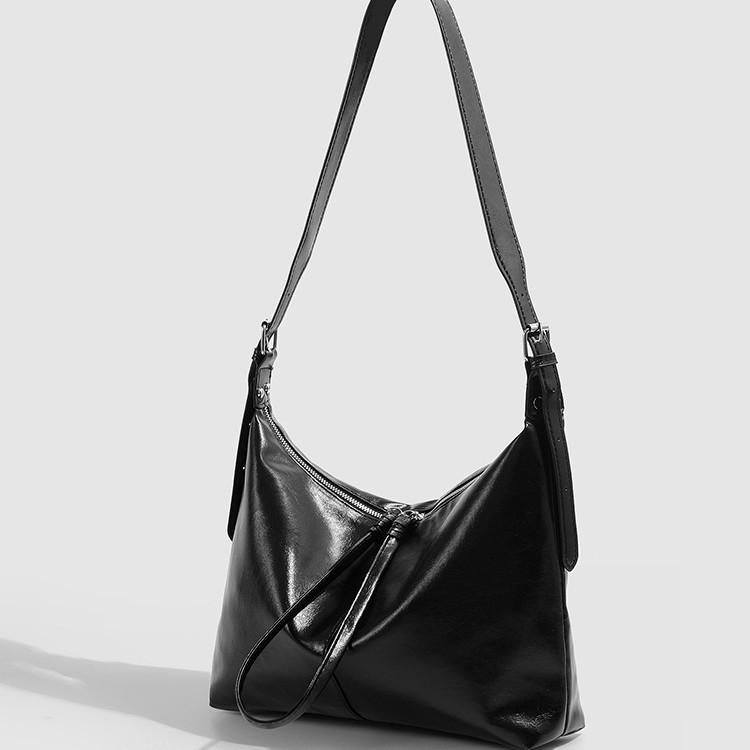2025 New High-End Large Capacity Black Underarm Bag Versatile Fashion Simple Soft Leather Single Shoulder Crossbody Women's Bag Trendy