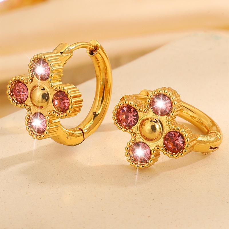 

Titanium Steel Earrings with Sparkling Diamonds, Four-leaf Clover Style Earrings for Women, Luxurious and Exquisite. Light pink diamond