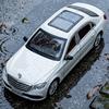 1:24 Mercedes Benz E300 Berlina Lusso Lega Metallo Modello Diecast Auto Casa Trendy & Ornamento da Scrivania Regalo di Compleanno Per Ragazzo