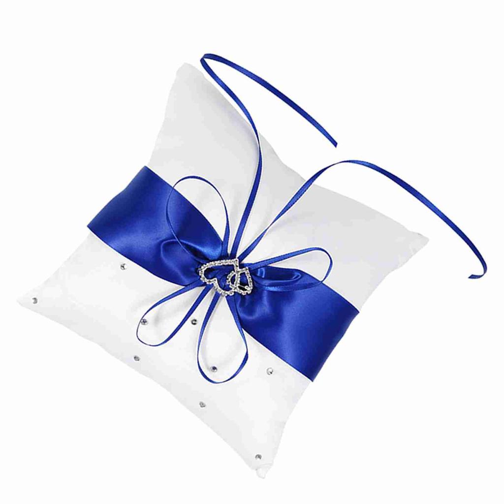 Svatební Polštářek pro Nositele Prstenů s Mašlí a Dvojitými Srdci   (Bílý)