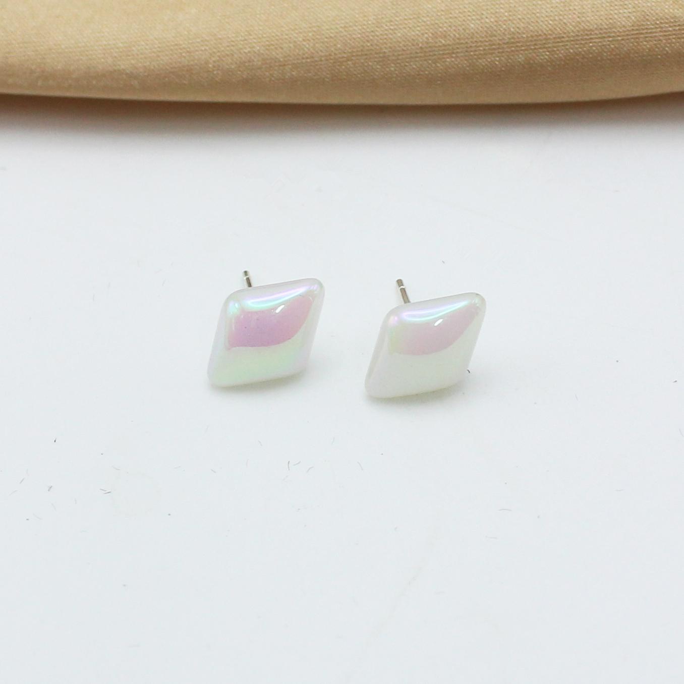 

Colorful Imitation Pearl Mabei Rhombus Square Stud Earrin for Women Elegant Small Geometry Zircon Accessories Wedding Girl Gift