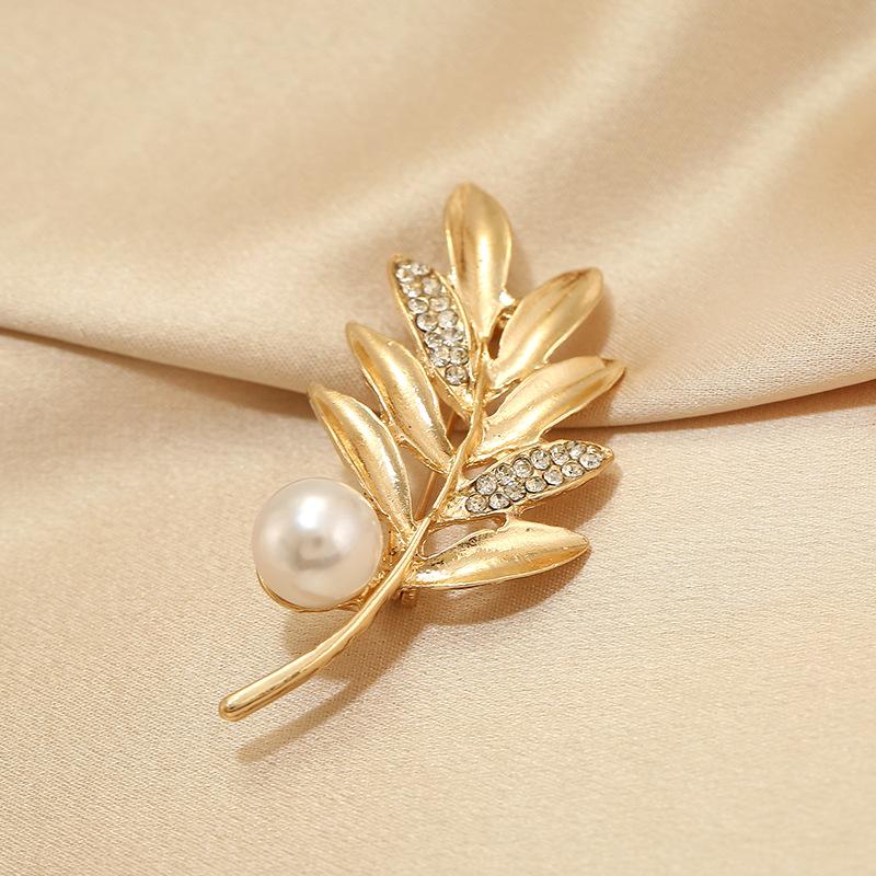 Luxurious Leaf Brooch Women's Design Sense Exquisite Brooch High-end Elegant and Sophisticated Corsage
