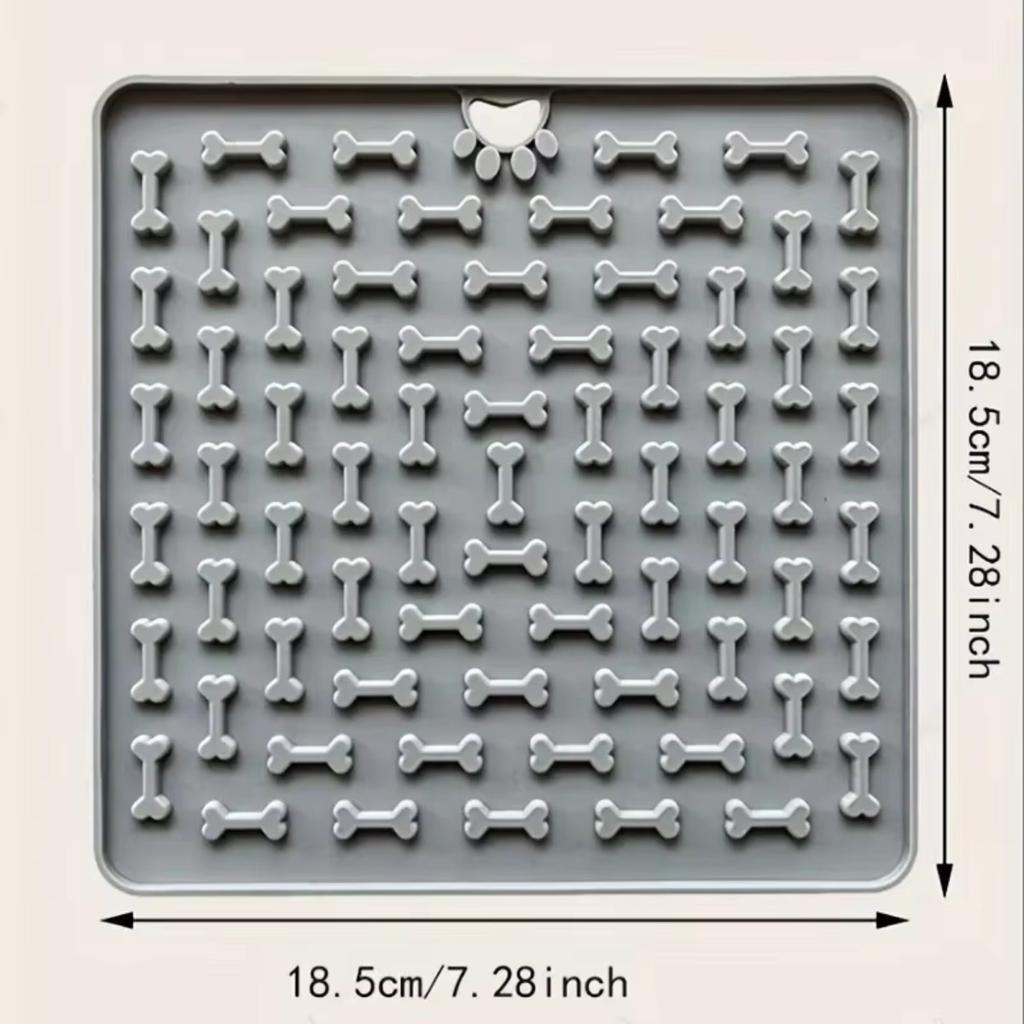 1pc Silicone licking pad for cats and dogs, slow feeding pad for food grade pets, slow feeding pad With suction cups