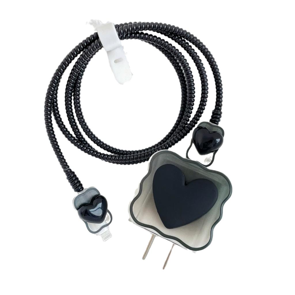 The data cable protective cover is suitable for Apple's original data cable protective rope, charger love protective case set.