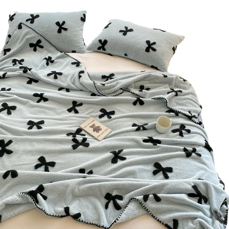 Cute Bow Knot Thickened Coral Fleece Blanket,Warm  Office Nap Blanket, Winter Milk Fleece Blanket, Dormitory Cover Bed Blanket