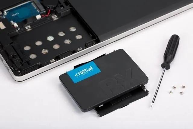 Crucial BX500 500GB SATA SSD (550/500 MB/)