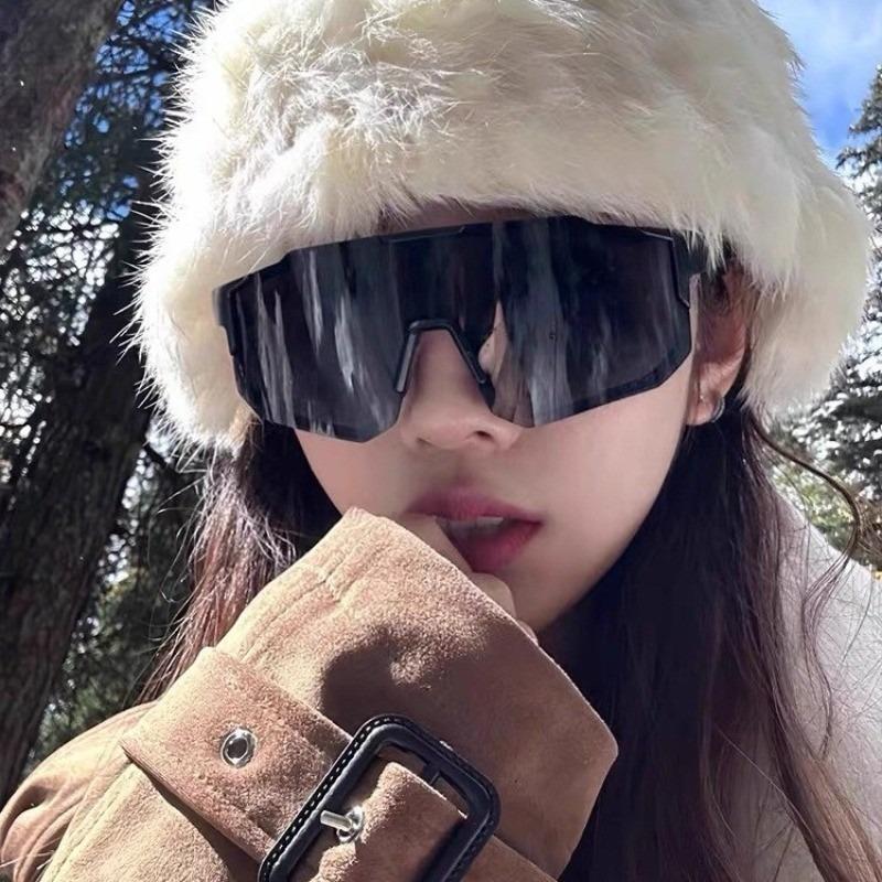 1pcs Women's Decorative Glasses, for Casual Wear.