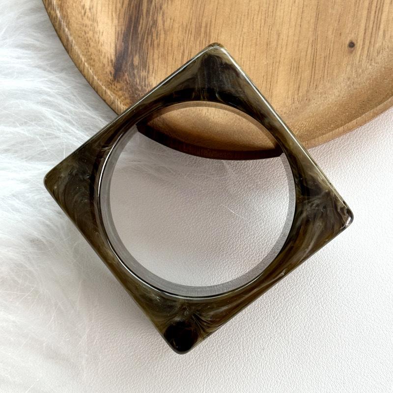 Geometric Resin Bangles Irregular Retro Hand Ring Temperament Chunky Bracelets  Lady