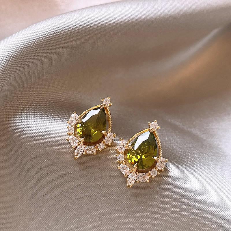 Water drop earrings Fashion exquisite earrings Light luxury High sense Versatile temperament earrings Women