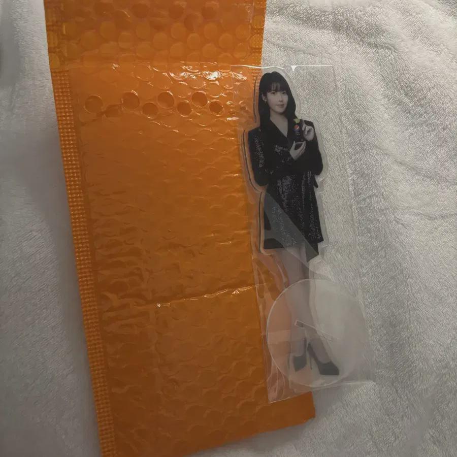 

Iu Pepsi Acrylic Stand Unopened