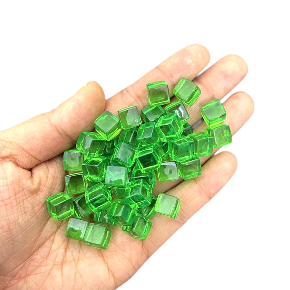 100 Stück Set 8mm Transparenter Würfel mit eckigen Kanten Bunt Klar Einfarbig Würfel Schachfigur Rechter Winkel Für Brettspiel