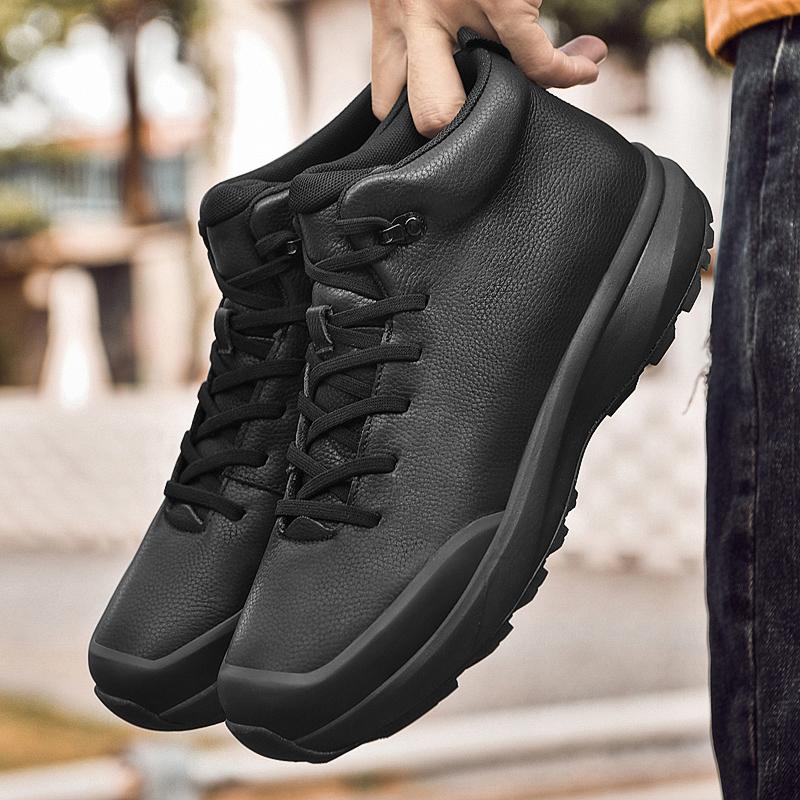 New Trend Men's High-Top Shoes Hand-Sewn Male Short Boots Genuine Leather Hiking Boots Outdoor Motorcycle Boots Non-Slip Botas