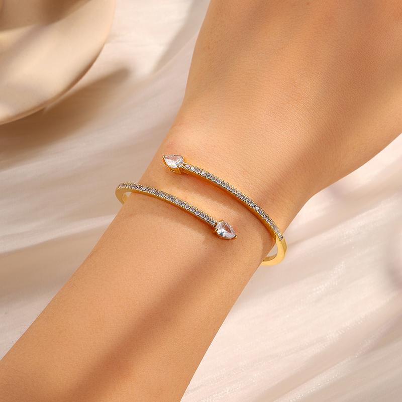 

Милые и романтичные браслеты с листьями и кубическим цирконием, подходящие для женщин, чтобы носить и носить модный циркон для летних путешествий золотой