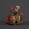 Halloween Gothic Skeleton Couple Figurine, Vintage Kissing Skeleton Resin Statue, Rose Skeleton Couple Sculpture for Holiday Party Decoration