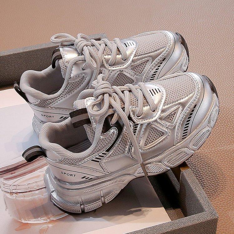 

Детская спортивная обувь 2025 весна и осень новая обувь для мальчиков обувь для девочек кроссовки «папины кроссовки» дышащая сетка повседневные кроссовки для бега тренд 38 серебряный