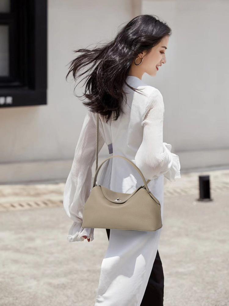 

2025 Stylish Women s Genuine Leather Single Shoulder Crossbody Bag for Office Workers 33*19*11 cm бежевый