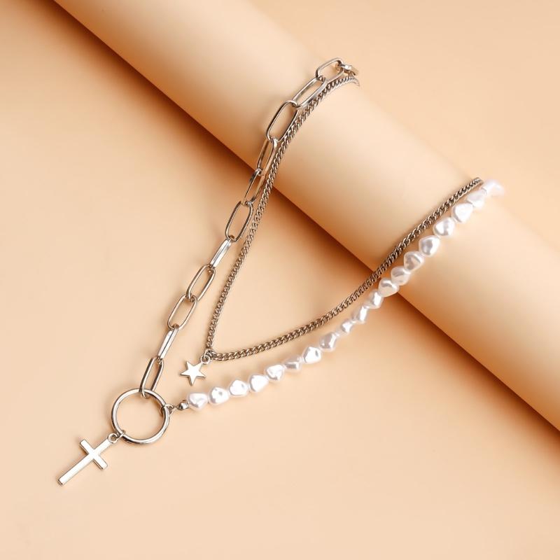 Vintage Pearl Choker Necklace for Women Gothic Layered Splicing Clavicle Chain