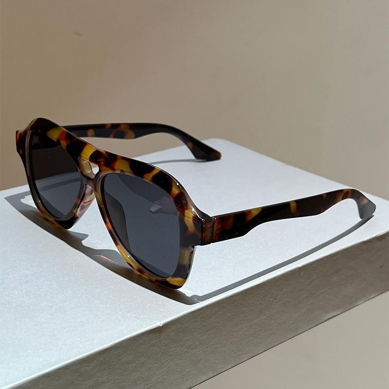 

KAMMPT Vintage Pilot Sunglasses Men Fashion Solid Color Outdoor Decor Shades Women 2026 New in Double Bridge Casual Sun Glasses as picture shows