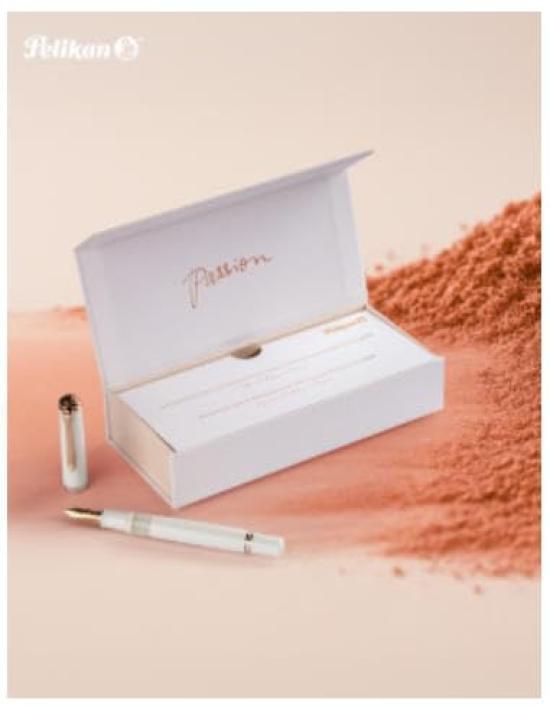 Pelikan M600 Füllfederhalter in 14K Weiß-Roségold mit einer Medium-Feder Souverän