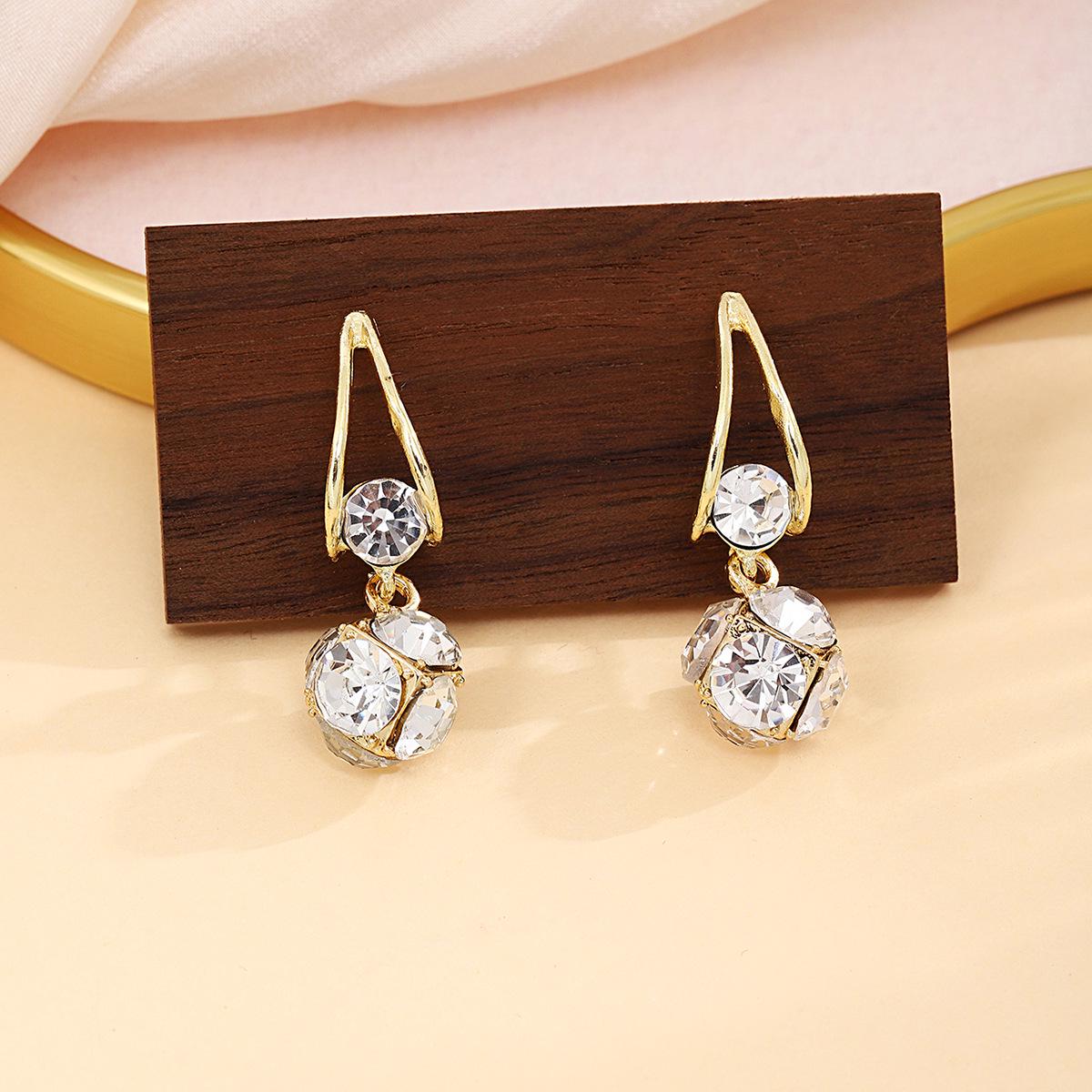 

Korean-Style Luxury Geometric Diamond Earrings - Silver Needle Design for Women
